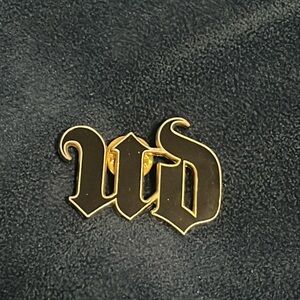 Urban Decay Pin